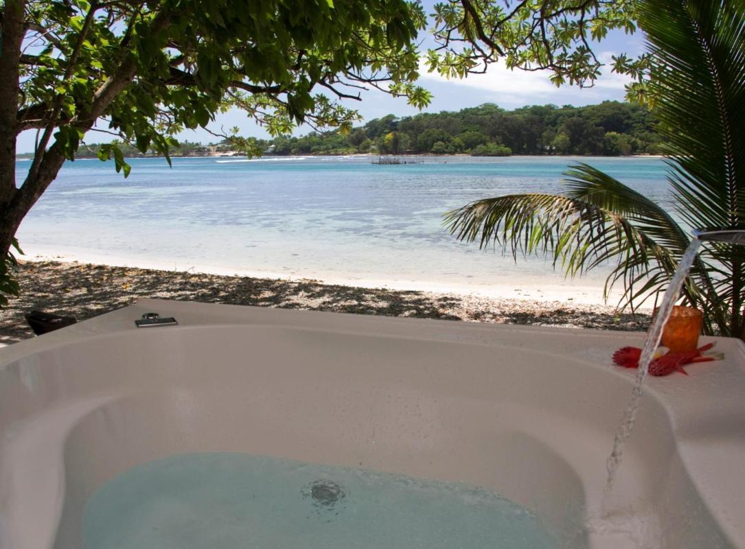 เอรากอร์ ไอส์แลนด์ รีสอร์ต Hotel พอร์ตวิลา ภายนอก รูปภาพ