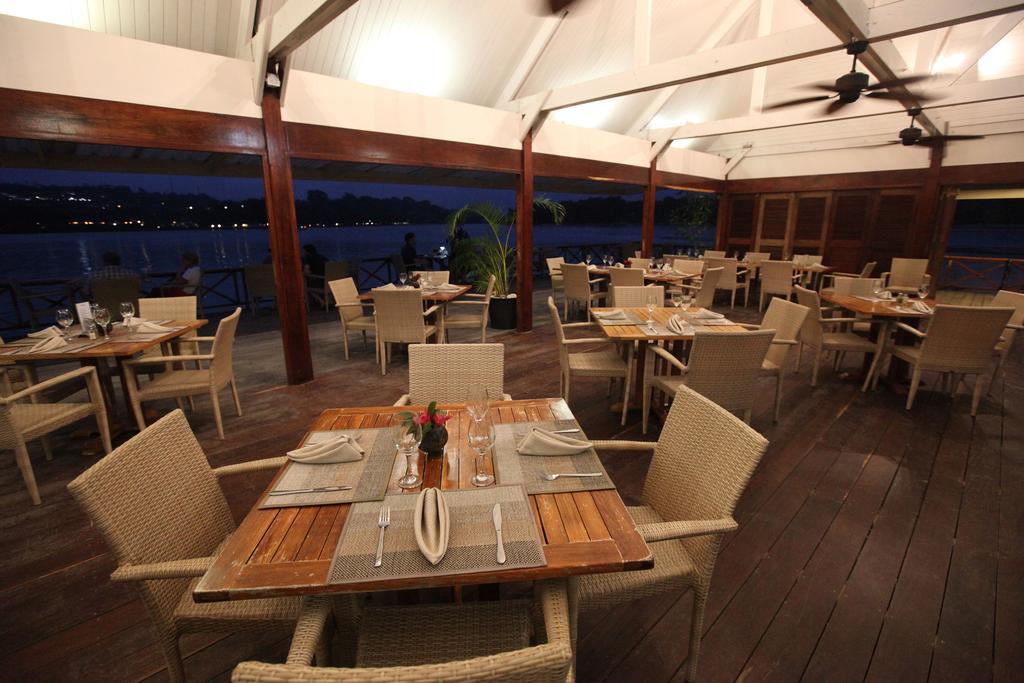 เอรากอร์ ไอส์แลนด์ รีสอร์ต Hotel พอร์ตวิลา ภายนอก รูปภาพ